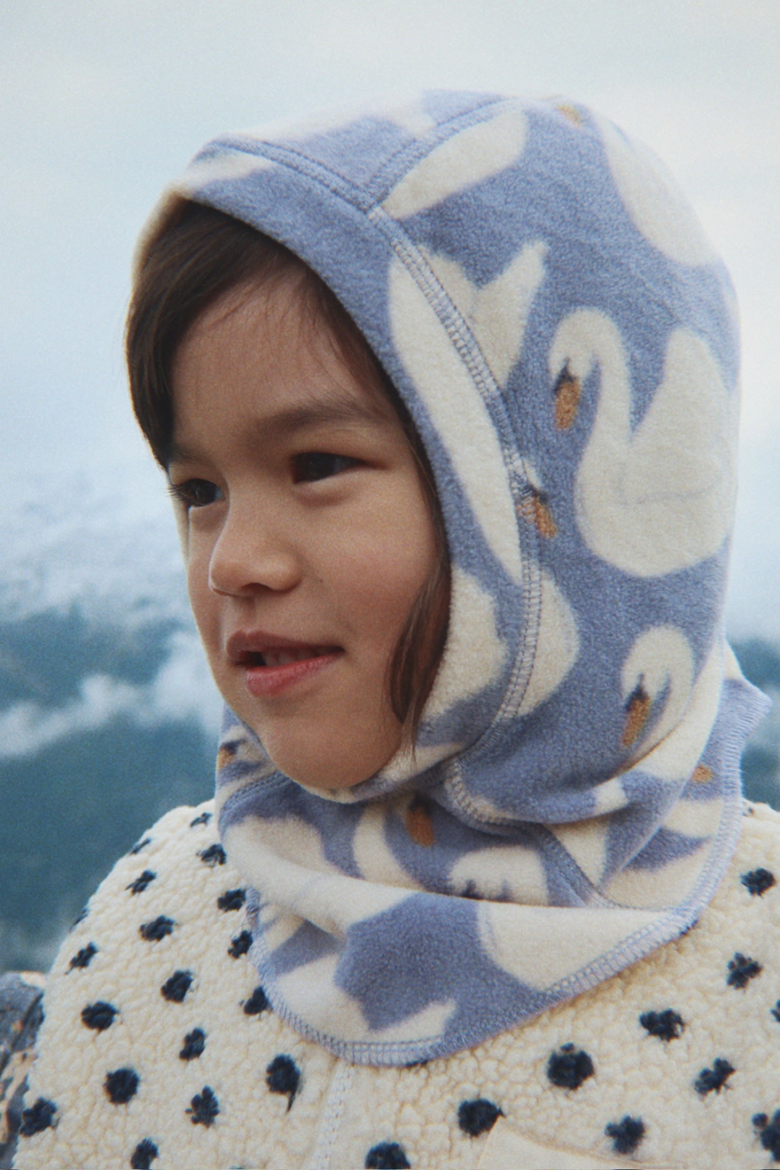 Tavi Balaclava Swan Bild 3