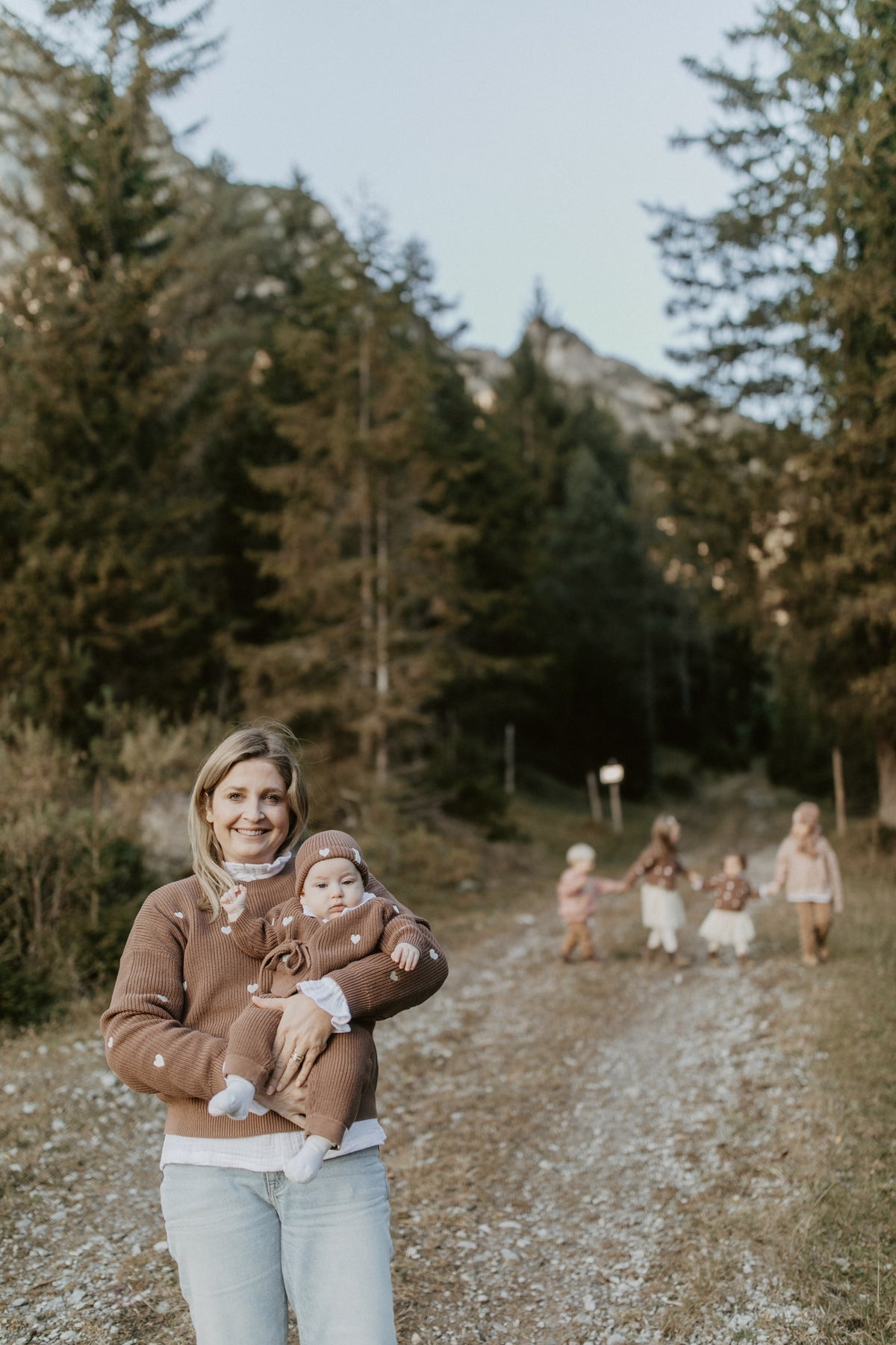Herzen Baby-Strickjacke pecan Bild 2