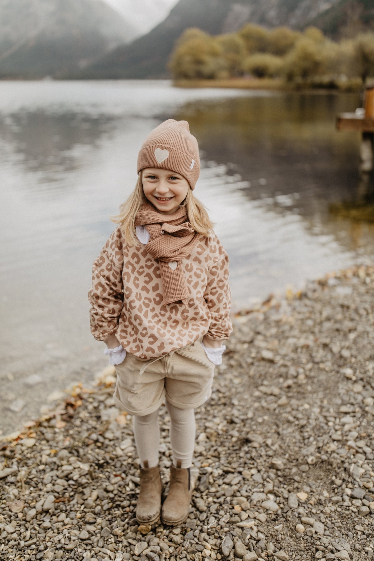 Leoprint Pullover dark leo Bild 2