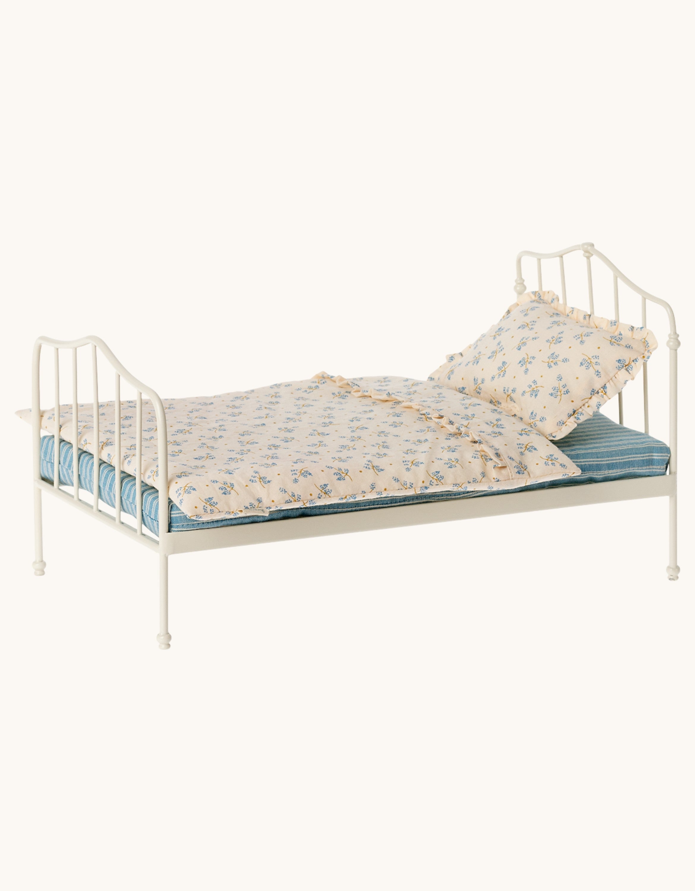 Bett Hase Blau Bild 1