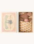 Schläfrige Babymaus rose Bild 1