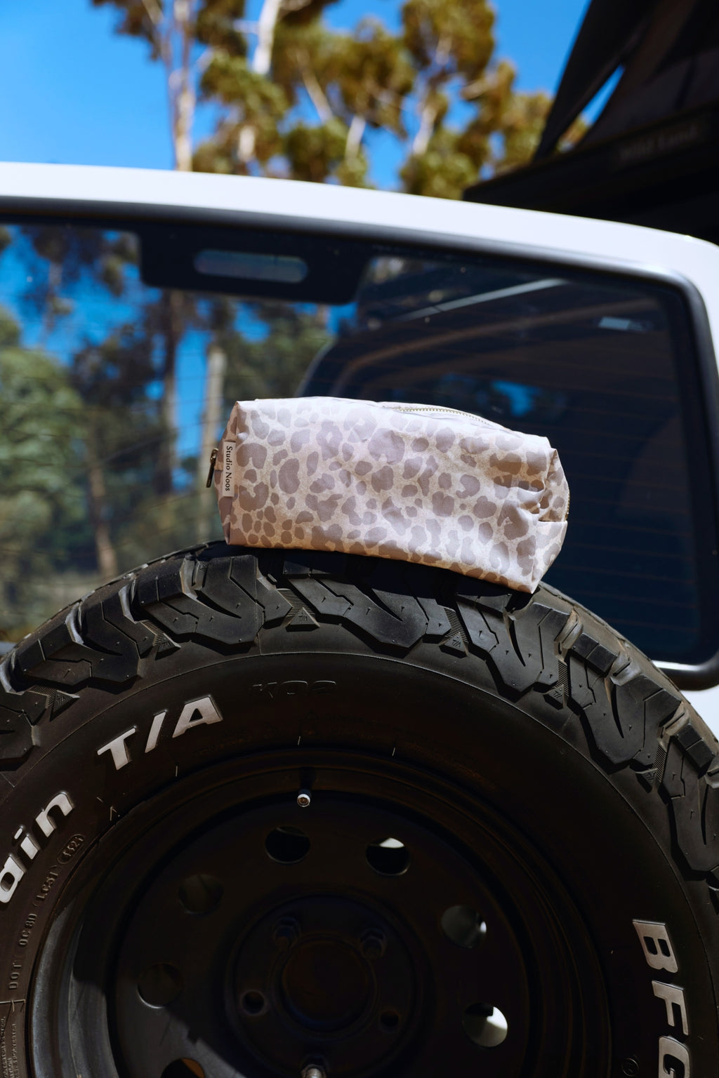 Puffy Pouch Beige Leopard Bild 4