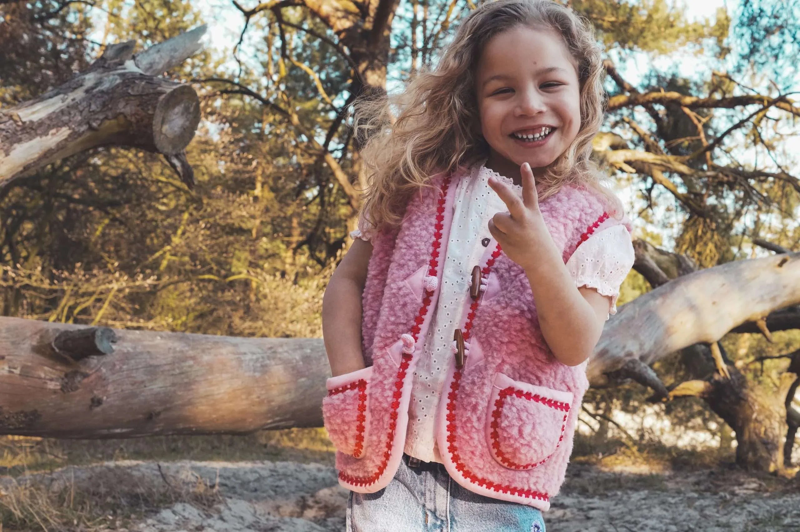 Wollweste Flower Power Bild 4